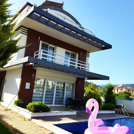 Town Vilă Fethiye